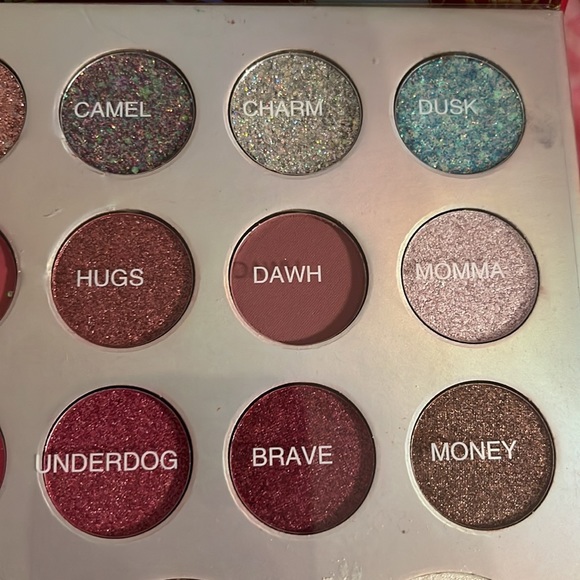 🎈SALE🎈🎀#55.MAKEUP XXL67-COLOR RED EYESHADOW PALETTE🎀 - Picture 9 of 17